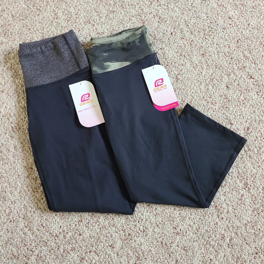 2 Pairs Roadrunner Sport Capris XS